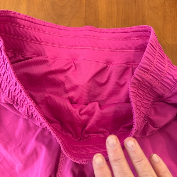 CRZ YOGA Feathery-Fit Soft Women RUNNING 2.5 Inches Liner Shorts Pocket MED.NWOT - Picture 2 of 5